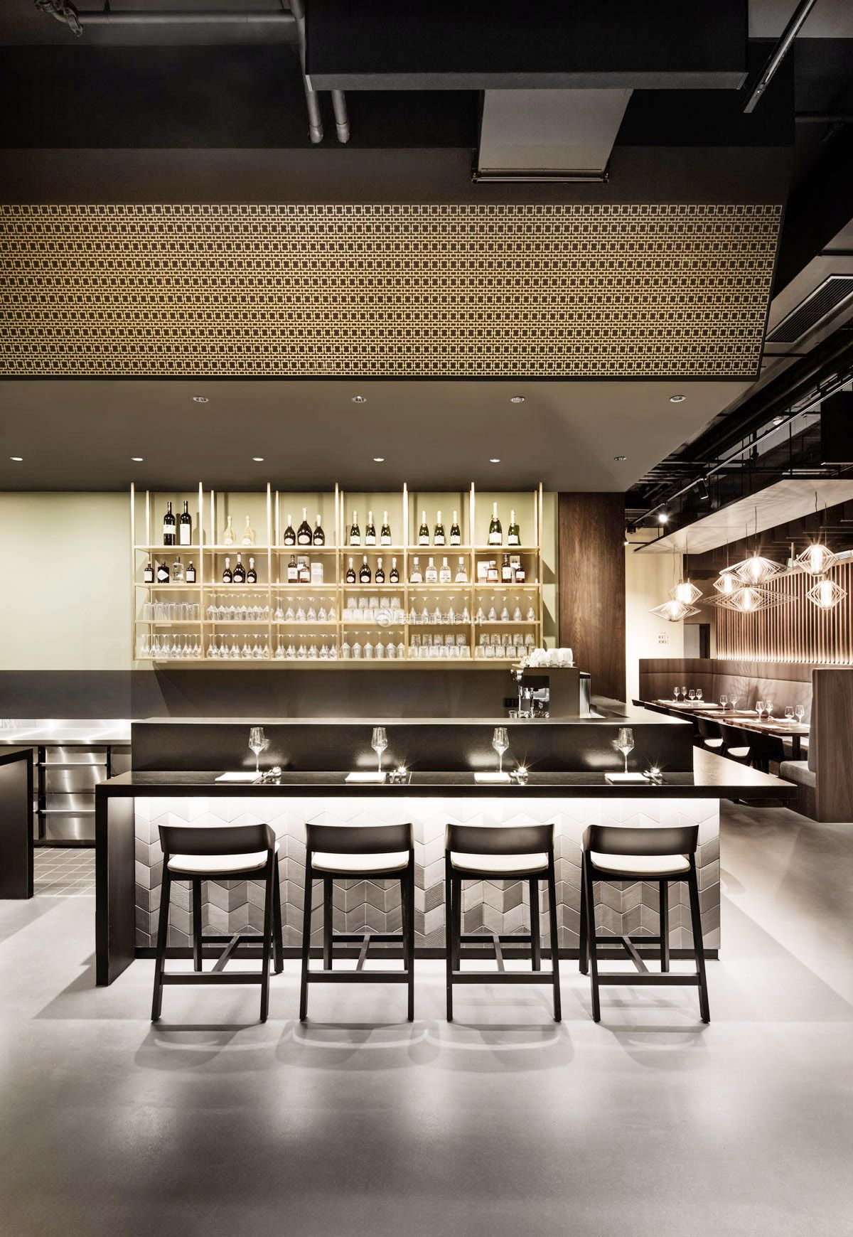 長沙餐飲店面吧臺裝潢設計效果圖 打造城市美食空間的視覺焦點